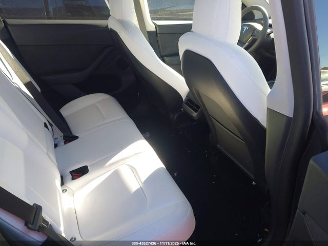 2023 TESLA MODEL Y 7SAYGDEE9PF624145 Photo 7