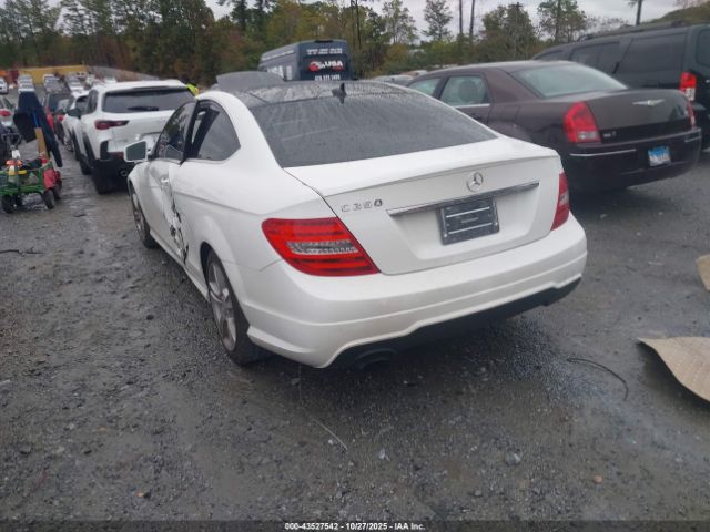 2015 MERCEDES-BENZ C 250 WDDGJ4HB4FG369524 Photo 2