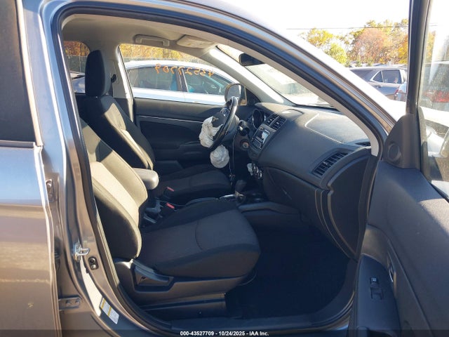 2017 MITSUBISHI OUTLANDER SPORT JA4AR3AU8HZ031396 Photo 4