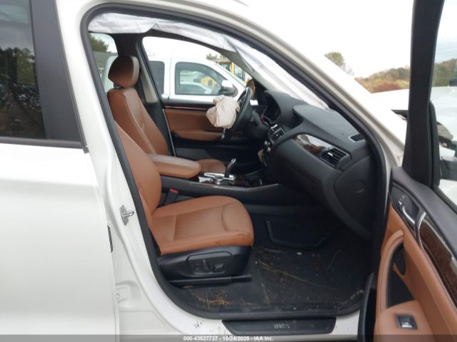 2016 BMW X3 5UXWX9C56G0D74187 Photo 4