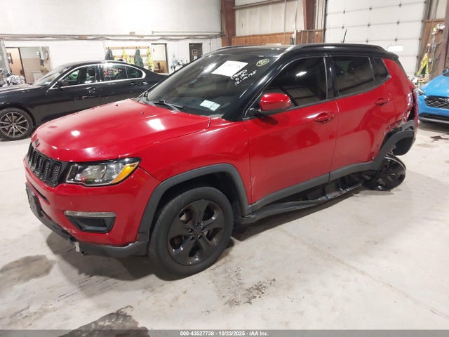 43527738 :رقم المزاد ، 3C4NJDBB0JT400279 vin ، 2018 Jeep Compass Altitude 4x4 مزاد بيع