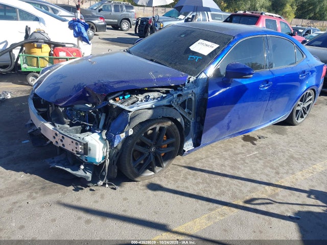 Lexus IS 300 2018 JTHC81D2XJ5027362 Image 2