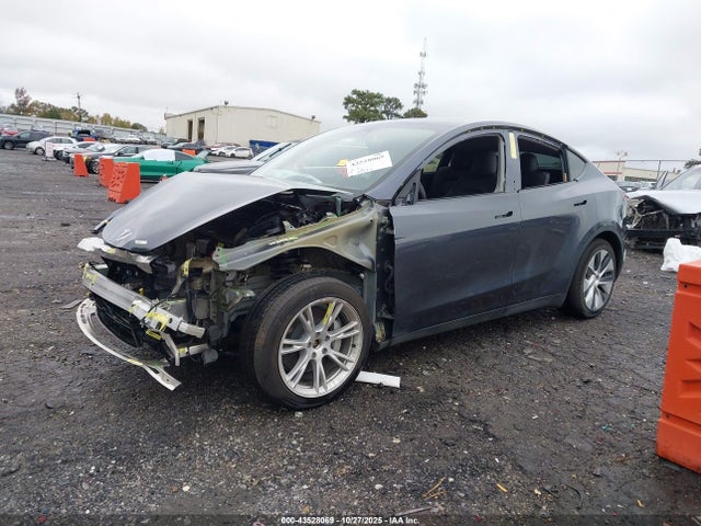 2023 TESLA MODEL Y 7SAYGAEE6PF600769 Photo 1