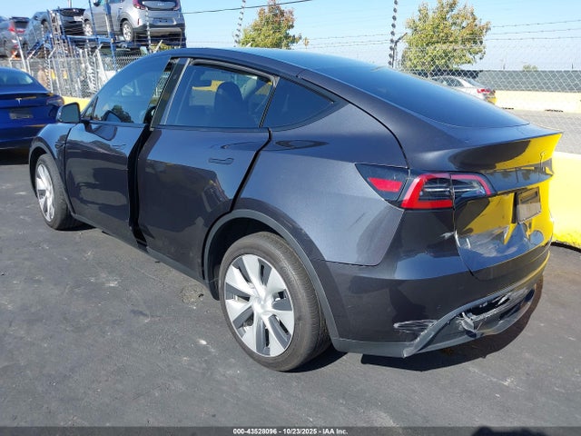 2024 TESLA MODEL Y 7SAYGDED7RF095496 Photo 2