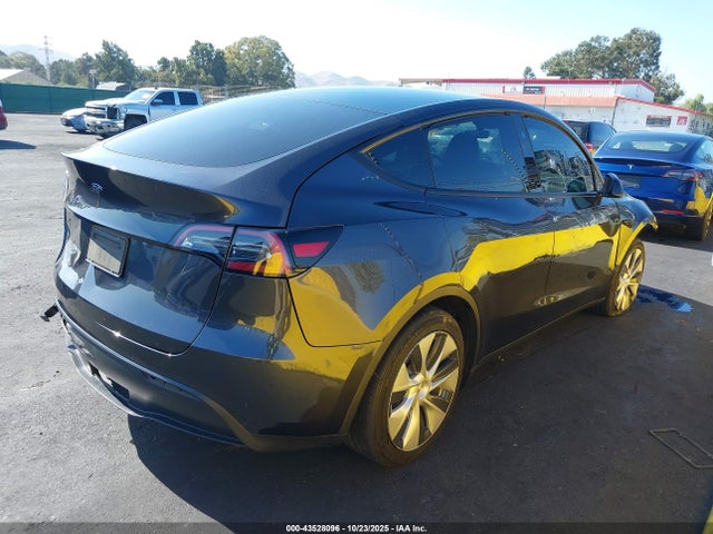 2024 TESLA MODEL Y 7SAYGDED7RF095496 Photo 3
