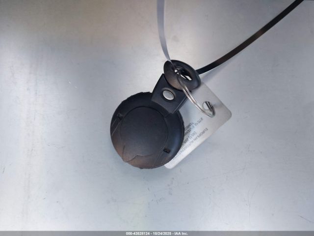 2010 MINI COOPER WMWMF3C57ATZ63869 Photo 10