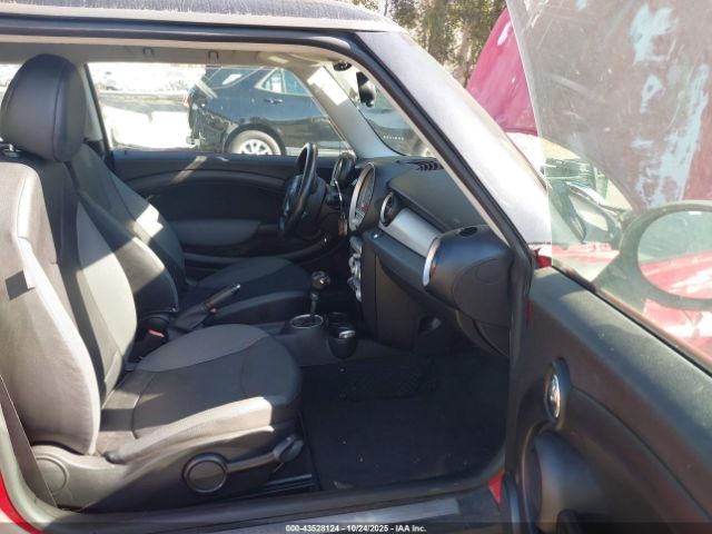 2010 MINI COOPER WMWMF3C57ATZ63869 Photo 4