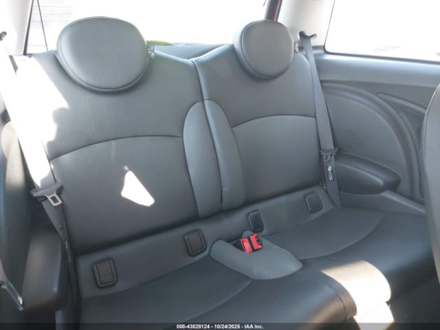 2010 MINI COOPER WMWMF3C57ATZ63869 Photo 7