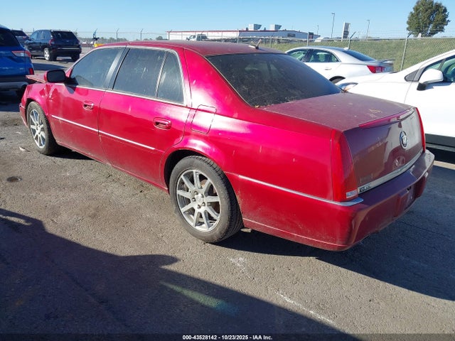 2007 CADILLAC DTS 1G6KD57947U215904 Photo 2
