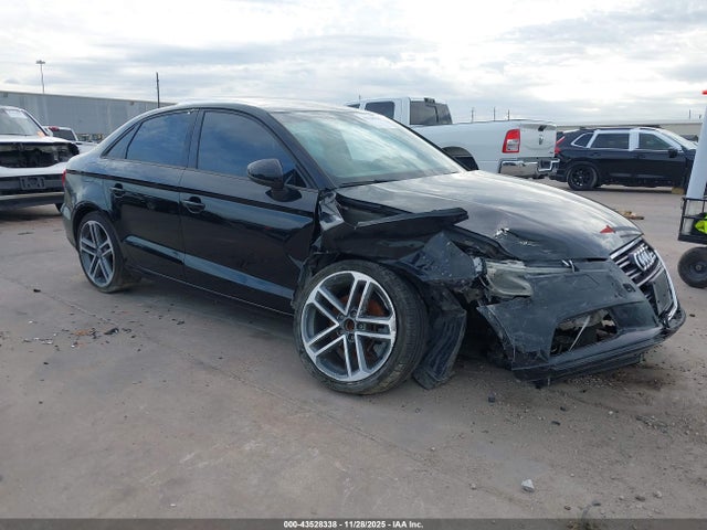 2017 AUDI A3 WAUAUGFFXH1054311 Photo 0