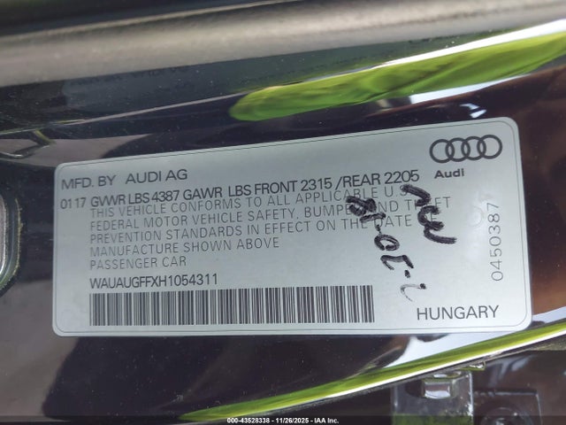 2017 AUDI A3 WAUAUGFFXH1054311 Photo 8