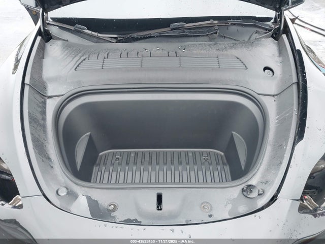 2023 TESLA MODEL Y 7SAYGDEE2PA176229 Photo 9