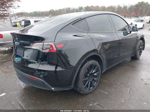 2023 TESLA MODEL Y 7SAYGDEE2PA176229 Photo 3