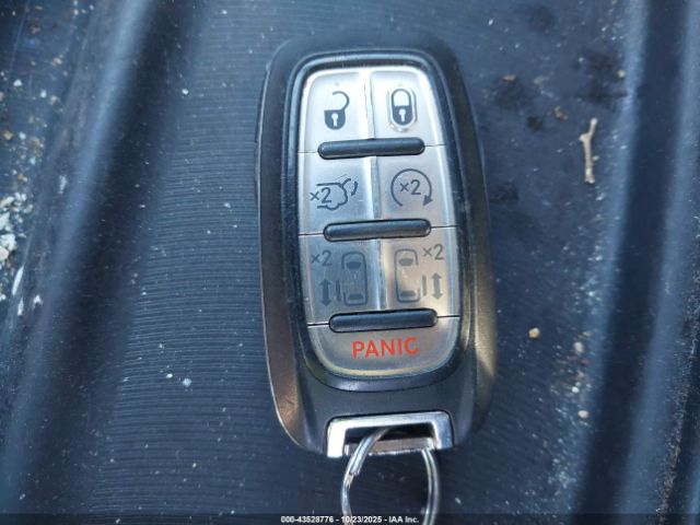 2018 CHRYSLER PACIFICA 2C4RC1BG9JR120742 Photo 10