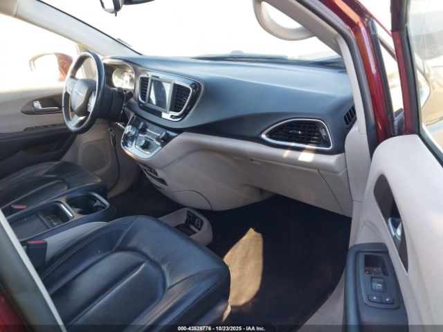 2018 CHRYSLER PACIFICA 2C4RC1BG9JR120742 Photo 4