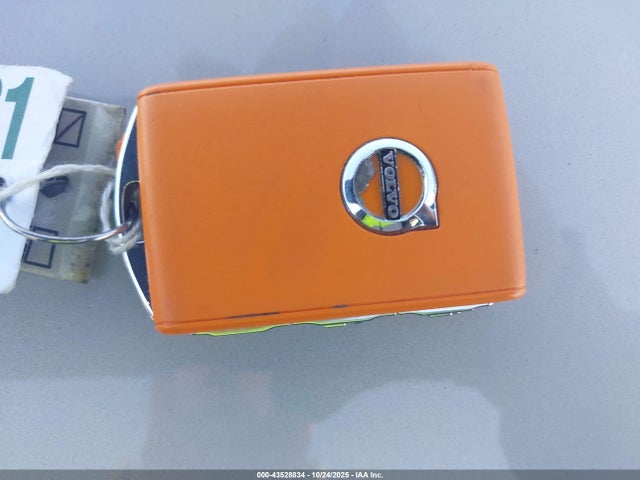 2023 VOLVO XC40 RECHARGE PURE ELECTRIC YV4ED3UM4P2941813 Photo 10