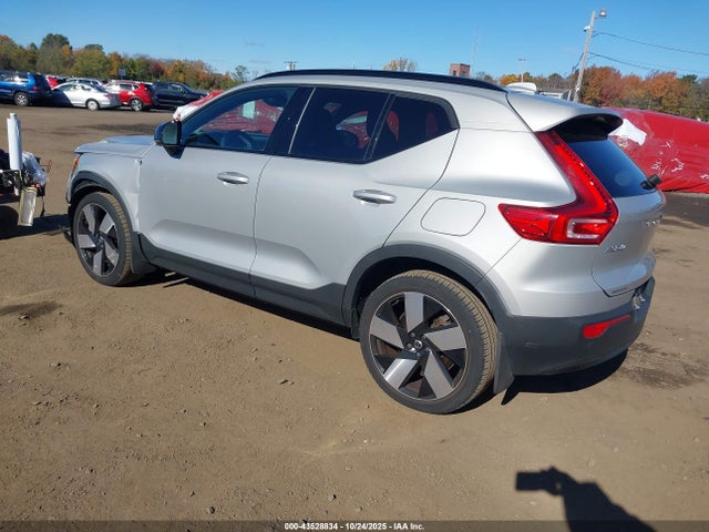 2023 VOLVO XC40 RECHARGE PURE ELECTRIC YV4ED3UM4P2941813 Photo 2