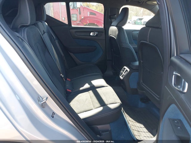 2023 VOLVO XC40 RECHARGE PURE ELECTRIC YV4ED3UM4P2941813 Photo 7