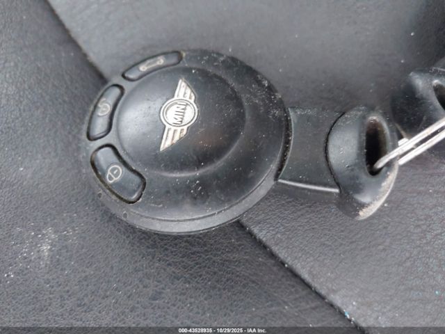 2008 MINI COOPER S WMWMF73568TV38418 Photo 10