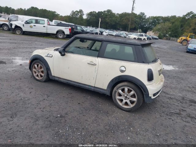 2008 MINI COOPER S WMWMF73568TV38418 Photo 2