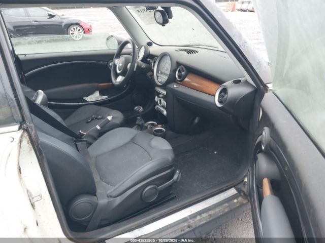 2008 MINI COOPER S WMWMF73568TV38418 Photo 4