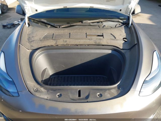 2022 TESLA MODEL Y 7SAYGDEF6NF511484 Photo 9