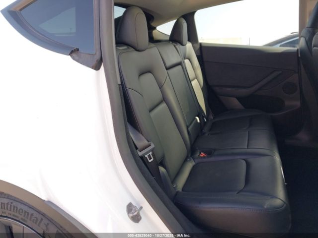2024 TESLA MODEL Y 7SAYGDED5RF111095 Photo 7
