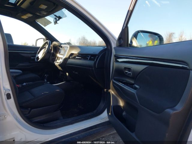 2018 MITSUBISHI OUTLANDER JA4AZ3A30JZ067919 Photo 4