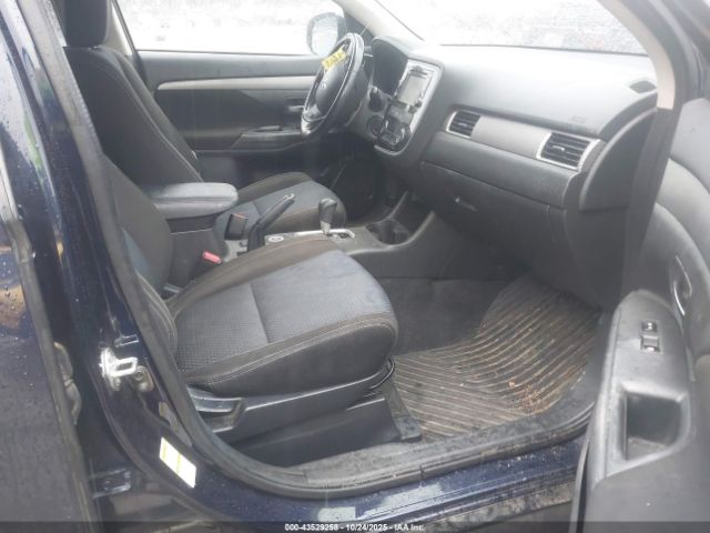 2016 MITSUBISHI OUTLANDER JA4AZ3A31GZ064729 Photo 4