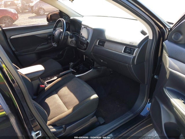 2018 MITSUBISHI OUTLANDER JA4AD3A38JZ055323 Photo 4