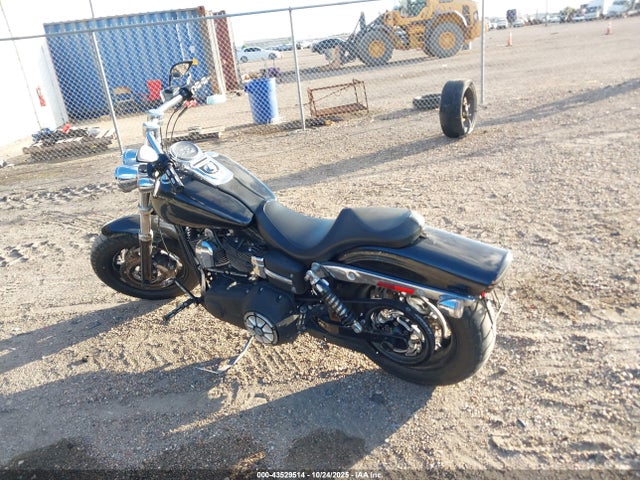 2011 HARLEY-DAVIDSON FXDF 1HD1GY413BC331897 Photo 2