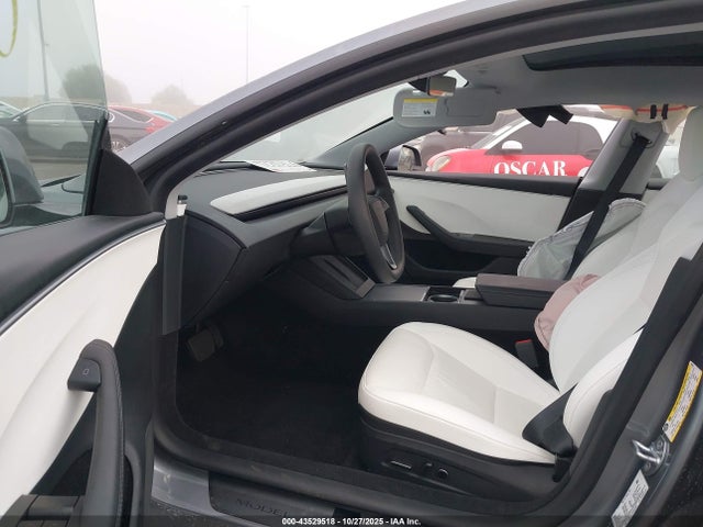 2025 TESLA MODEL 3 5YJ3E1EA7SF007389 Photo 4
