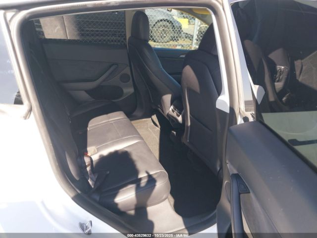 2022 TESLA MODEL Y 7SAYGDEE9NF561741 Photo 7