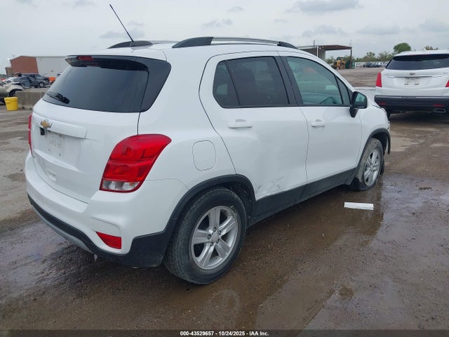 2021 CHEVROLET TRAX KL7CJLSB5MB328936 Photo 3