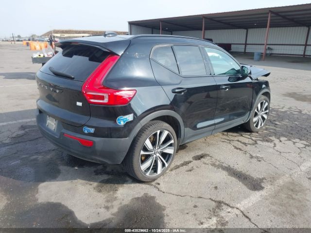 2021 VOLVO XC40 RECHARGE PURE ELECTRIC YV4ED3UR5M2582110 Photo 3