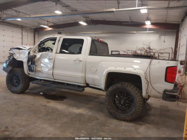 2017 CHEVROLET SILVERADO 2500HD 1GC1KVEY0HF201240 Photo 2