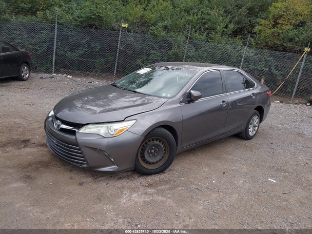 Toyota CAMRY LE 2015 4T4BF1FK6FR516209 Image 2