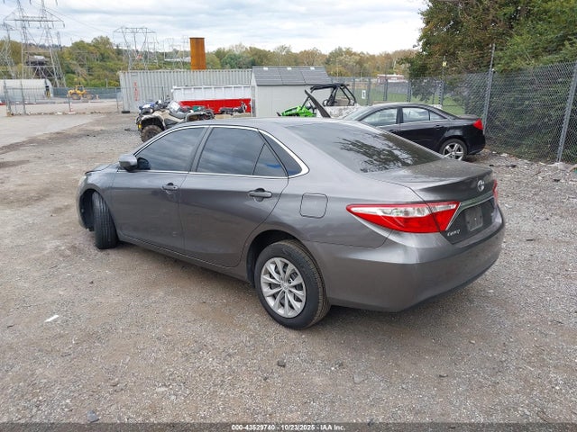 Toyota CAMRY LE 2015 4T4BF1FK6FR516209 Image 3