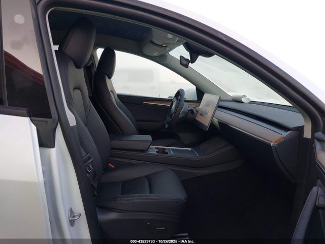 2024 TESLA MODEL Y 7SAYGDEE3RF182045 Photo 4