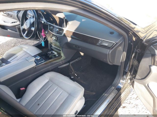 2010 MERCEDES-BENZ E 550 WDDHF9AB4AA180137 Photo 4