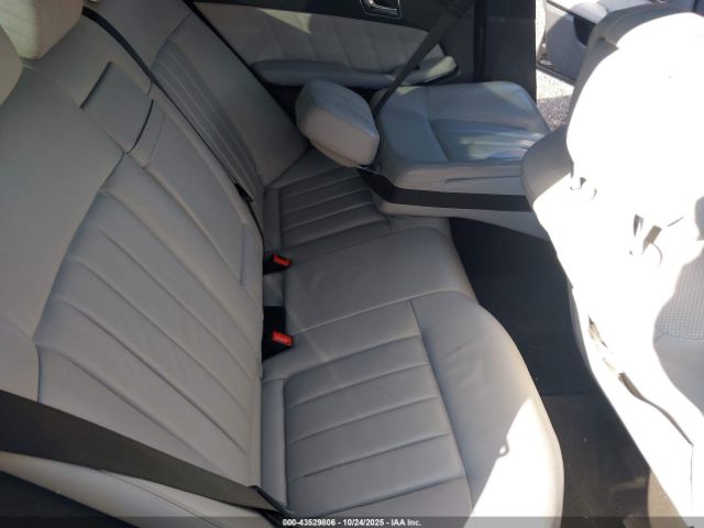 2010 MERCEDES-BENZ E 550 WDDHF9AB4AA180137 Photo 7