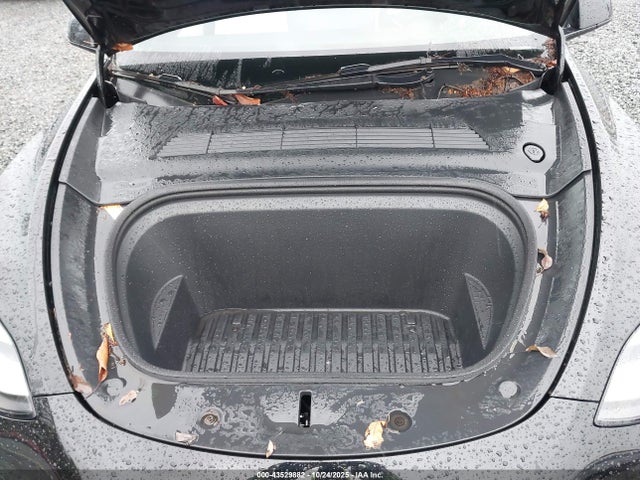 2022 TESLA MODEL Y 7SAYGDEE6NF340050 Photo 9