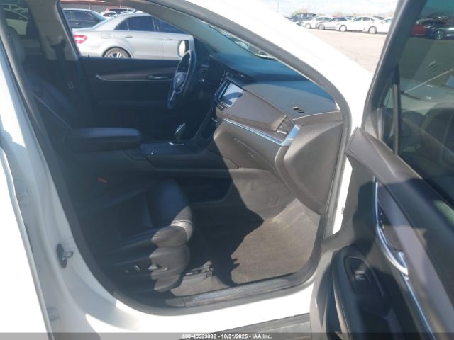 2017 CADILLAC XT5 1GYKNBRS2HZ310274 Photo 4