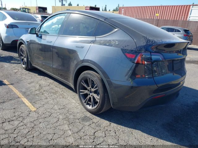 2025 TESLA MODEL Y 7SAYGDEE6SF287880 Photo 2