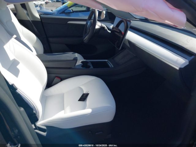 2025 TESLA MODEL Y 7SAYGDEE6SF287880 Photo 4