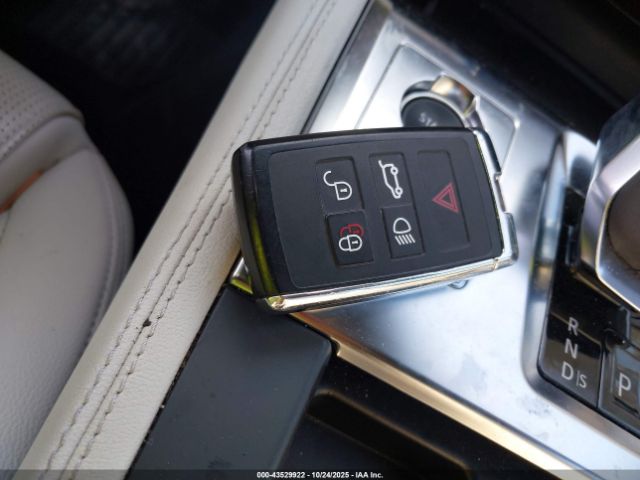 2024 JAGUAR F-PACE SADCT2EX7RA724950 Photo 10