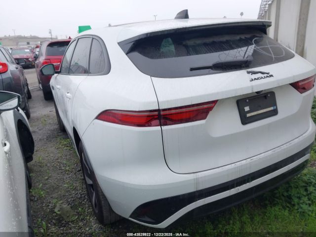 2024 JAGUAR F-PACE SADCT2EX7RA724950 Photo 2