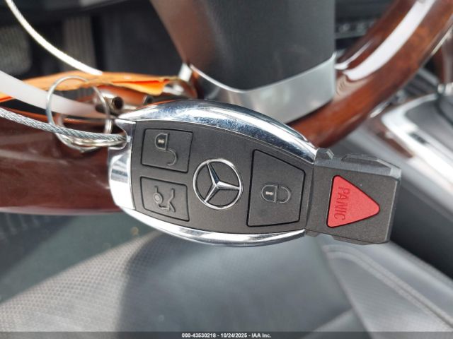2010 MERCEDES-BENZ E 550 WDDKJ7CB8AF043565 Photo 10