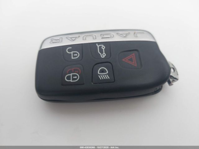 2017 JAGUAR F-PACE SADCJ2BV9HA095585 Photo 10