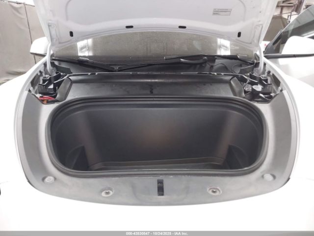 2022 TESLA MODEL Y 7SAYGDEF8NF543398 Photo 9